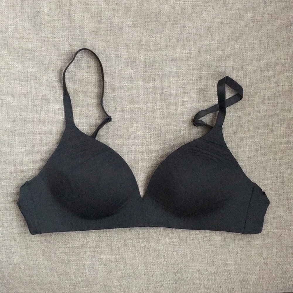 Black Gap Body Bra - New Without Tags - 32B